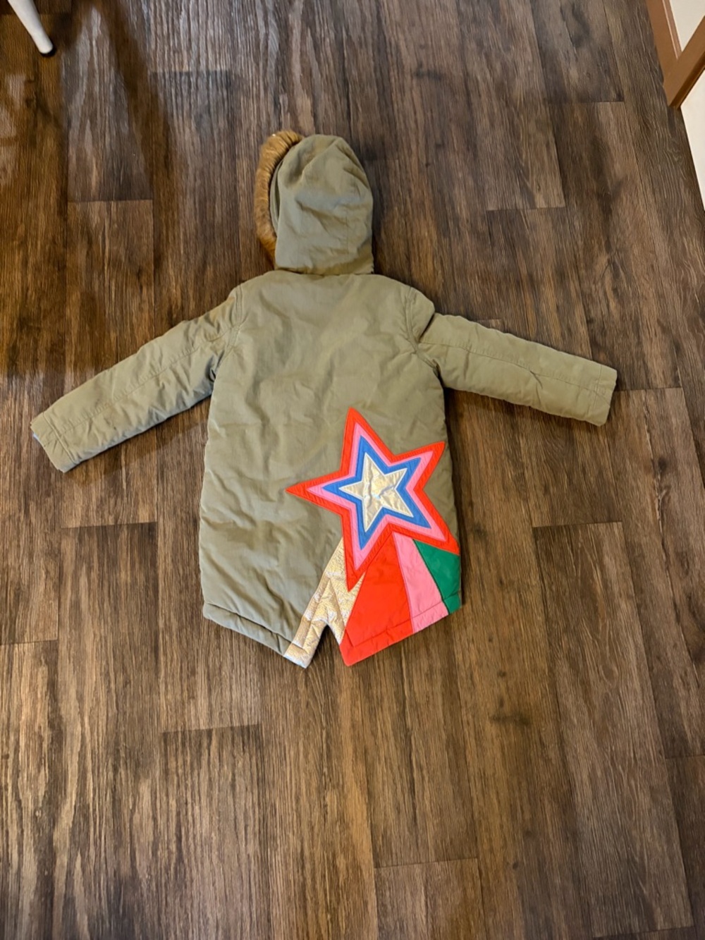 Mini Boden Kids' Cozy Rainbow Star Parka in Army Green Size 6-7 - Picture 7 of 7